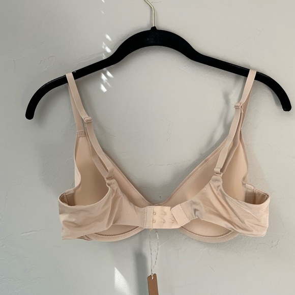✨SKIMS WEIGHTLESS SCOOP BRA IN SAND 36DD - Picture 2 of 7